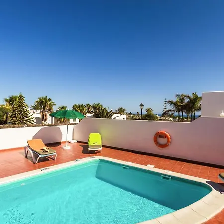 Rosa Mojones Tres By Plus * Puerto del Carmen (Lanzarote)